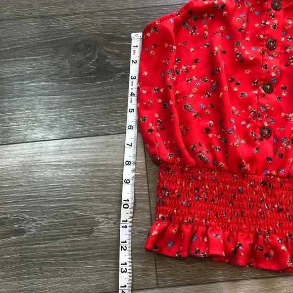 Sienna Sky Red Floral Cropped Tank Top Blouse Size Small - Picture 4 of 11
